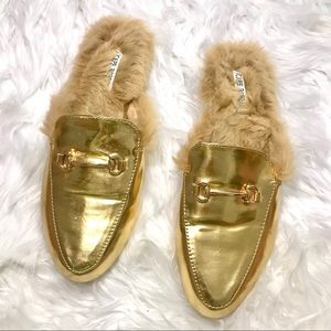 Gold Cape Robbin Fur Slip-On Mule